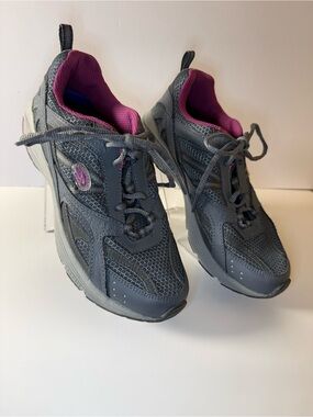 Dr. Scholl’s Women’s Curry Fashion Sneakers – Grey & Magenta